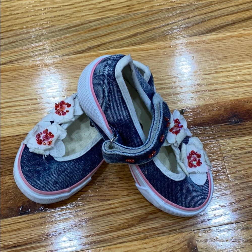 Adorable Kenzo shoes